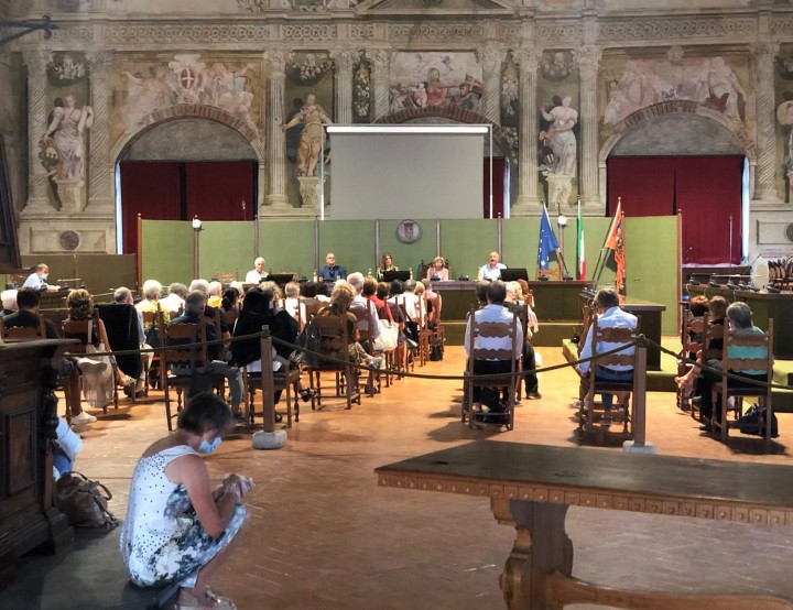 17Affreschi_della_parete_di_fondo.jpg