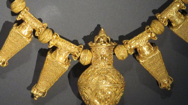 Salonicco collane e bracciale in oro_02.jpg