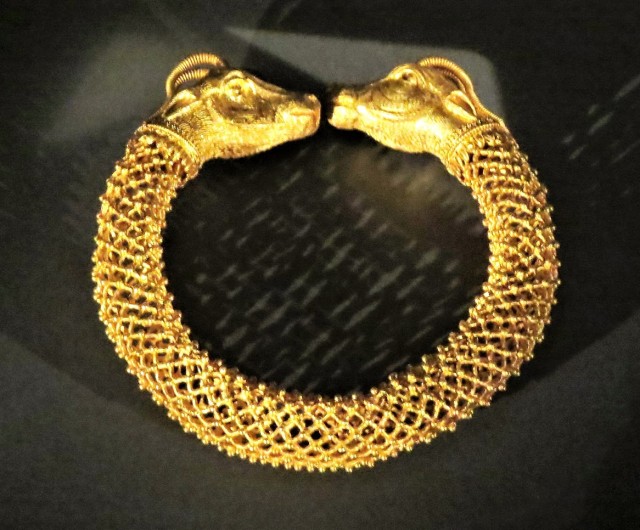 Salonicco collane e bracciale in oro_03.jpg